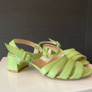 MNZ wasabi middle heel sandals